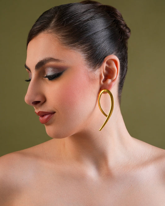 Golden Whisper Curve Earrings