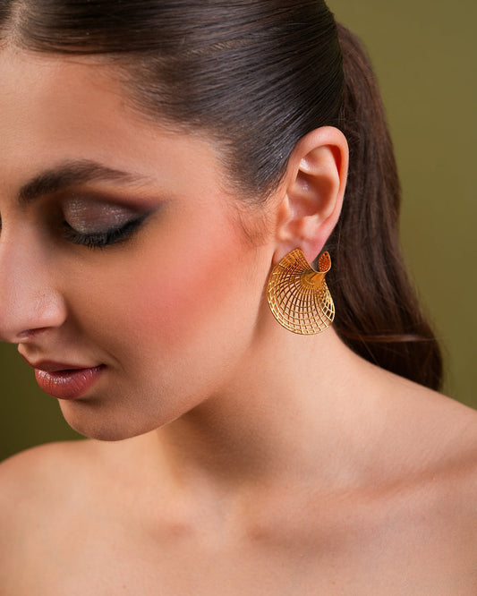 Golden Aura Shell Earrings