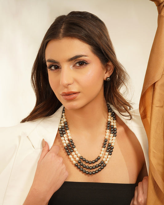 Noir Luxe Pearl Necklace
