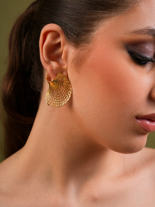 Golden Aura Shell Earrings