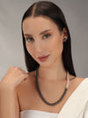 Dual-Tone Elegance Pearl Necklace – Black & White Harmony