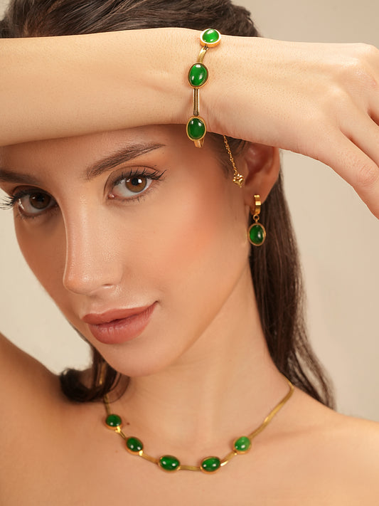 Basraa Emerald Glow Necklace – 18K Gold Plated Choker